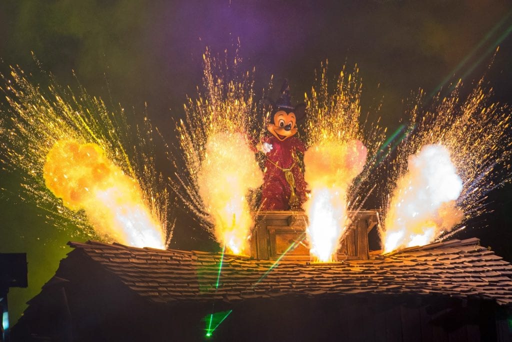 Mickey Fantasmic Photo Finale Celebration