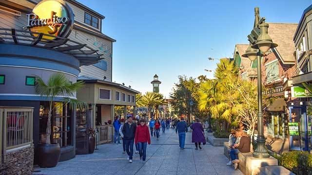 Disney Springs Closing Early Due to Curfew in Orlando