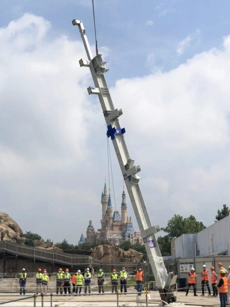 Workers Installing the First Column at Zootopia Attraction [Source: WDW News Today]