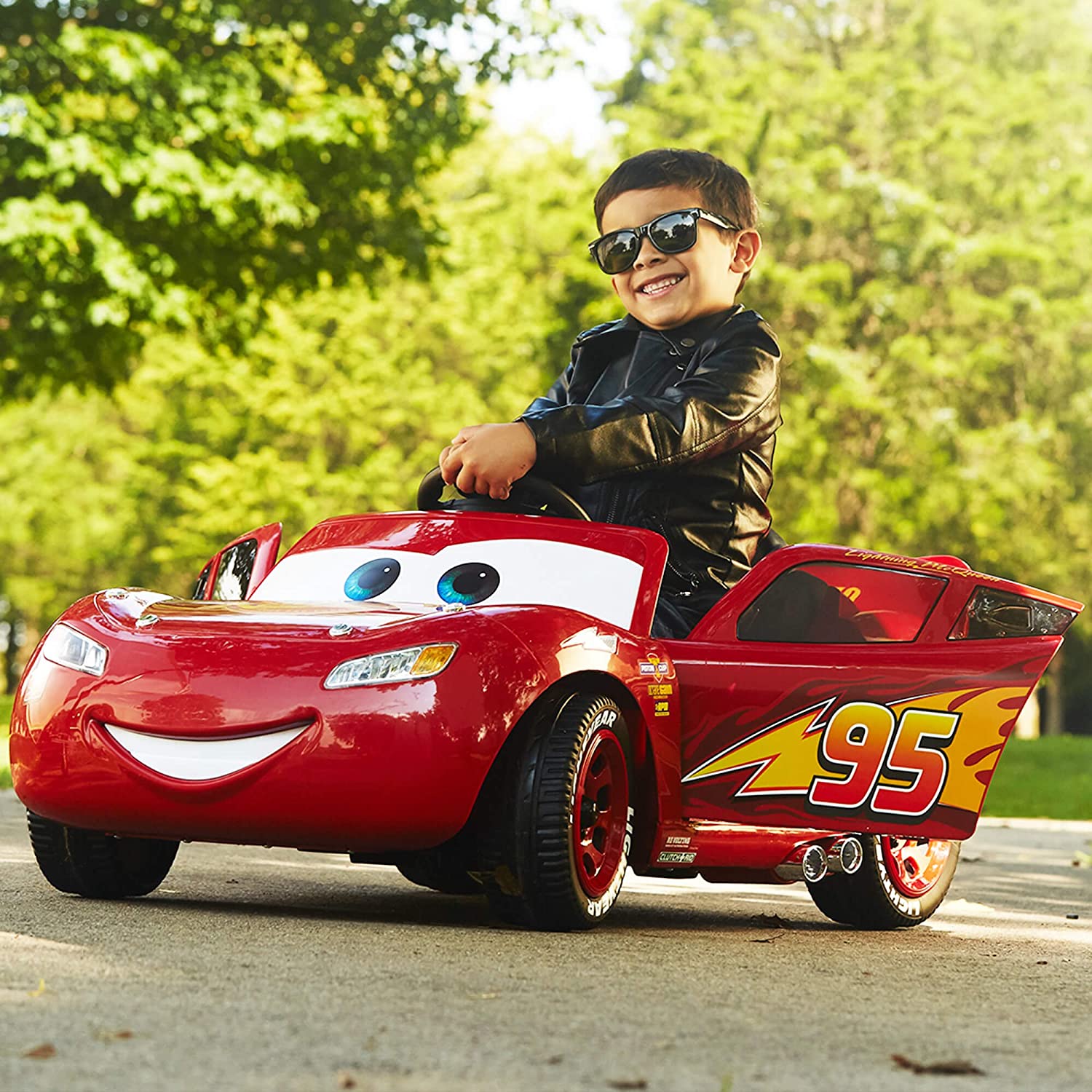 Disney Pixar Cars 3 Lightning McQueen 6V Battery-Powered Ride On by Huffy!