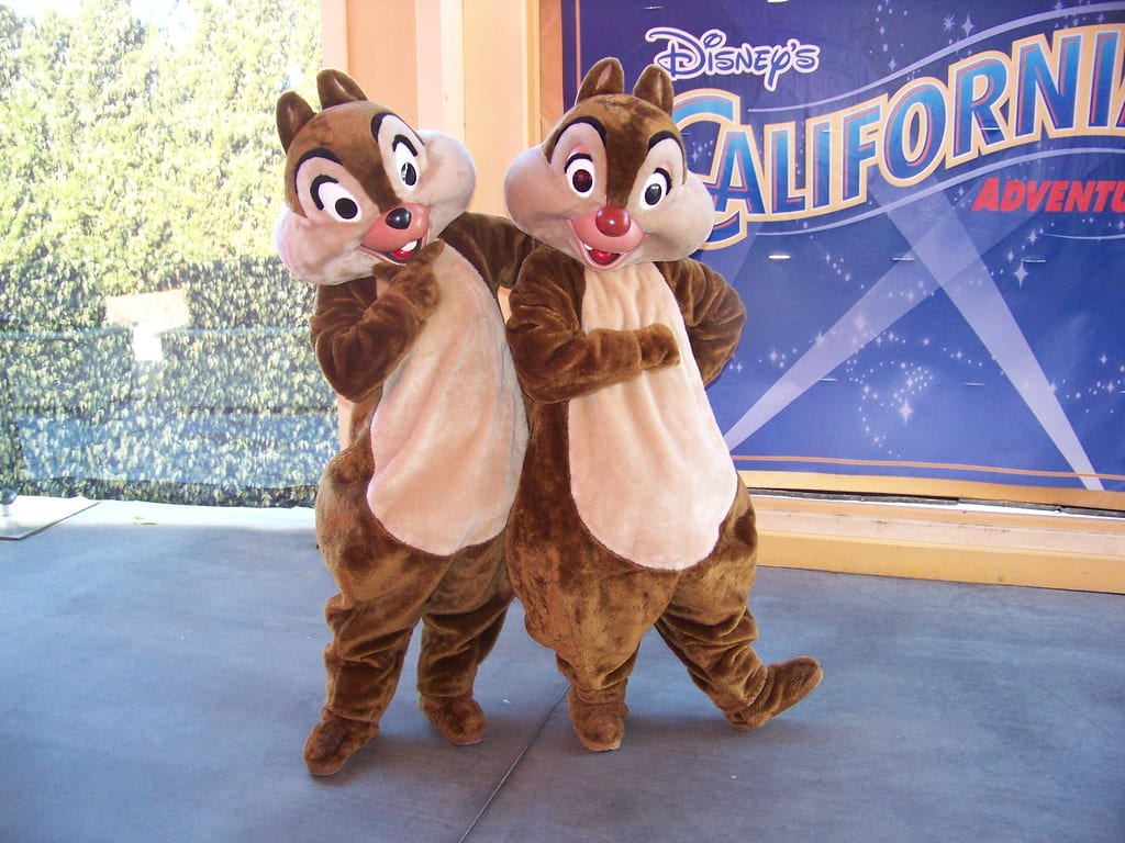 "Chip n' Dale at the Visa Rewards Meet-And-Greet" by Castles, Capes & Clones is licensed under CC BY-ND 2.0